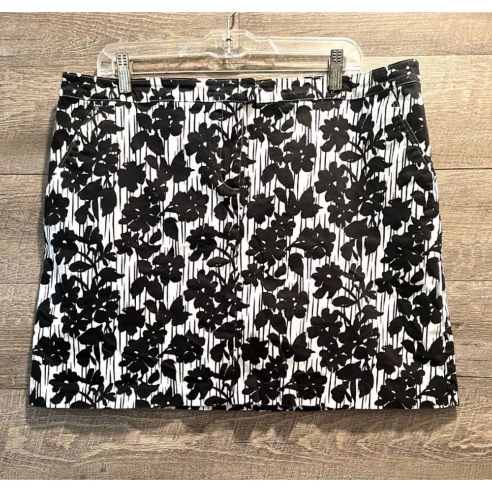 Izod Black and White Athletic Skort NWOT